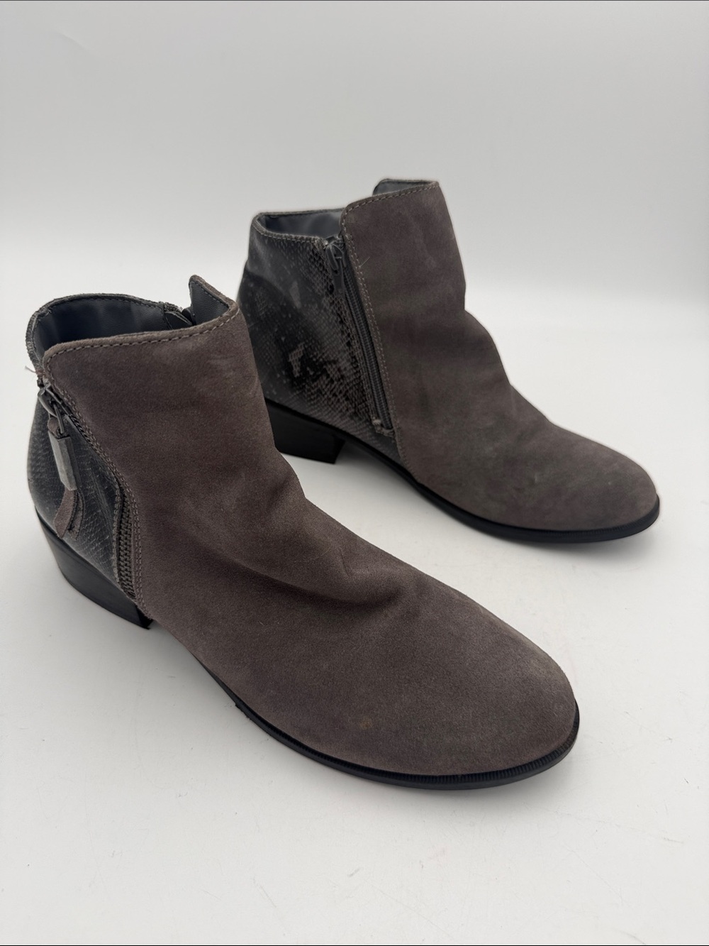 Sporto Gray Suede Ankle Booties with Side Zip women 11M CASUAL OFFICE fall y2k